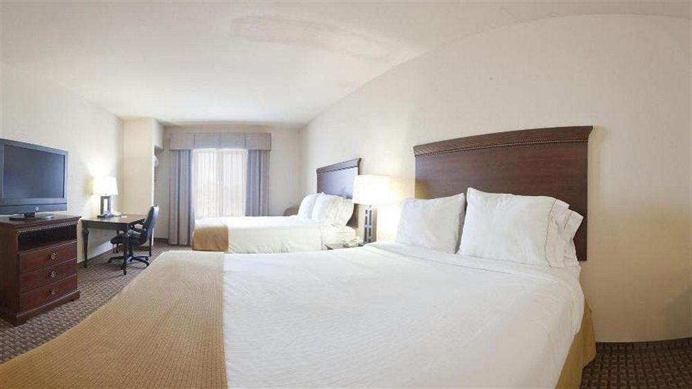 Holiday Inn Express Hotel And Suites Kingsville By Ihg Экстерьер фото